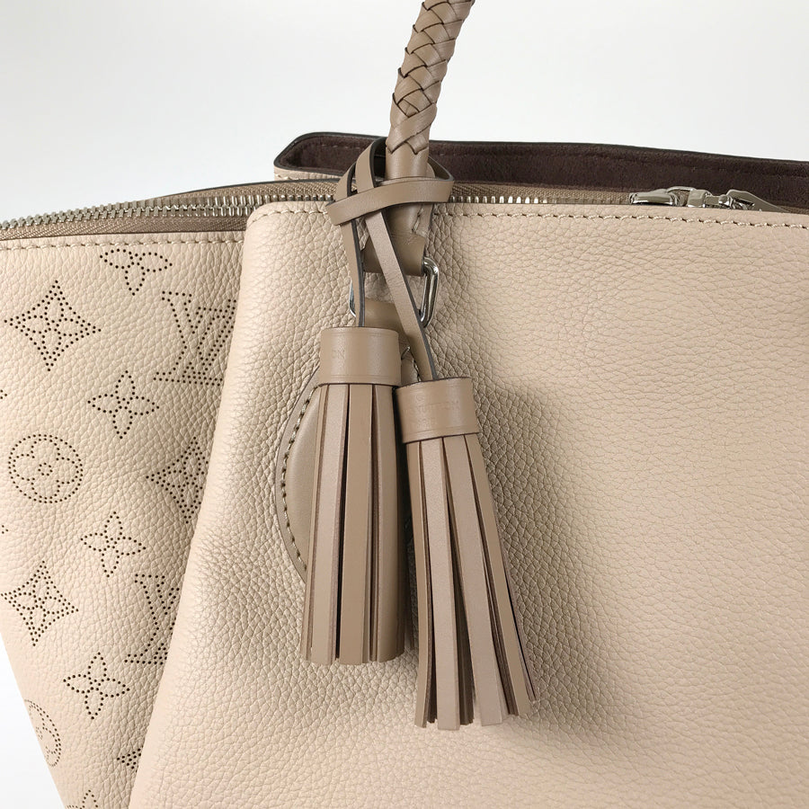 LOUIS VUITTON Monogram Mahina Omea M55031 Tote bag