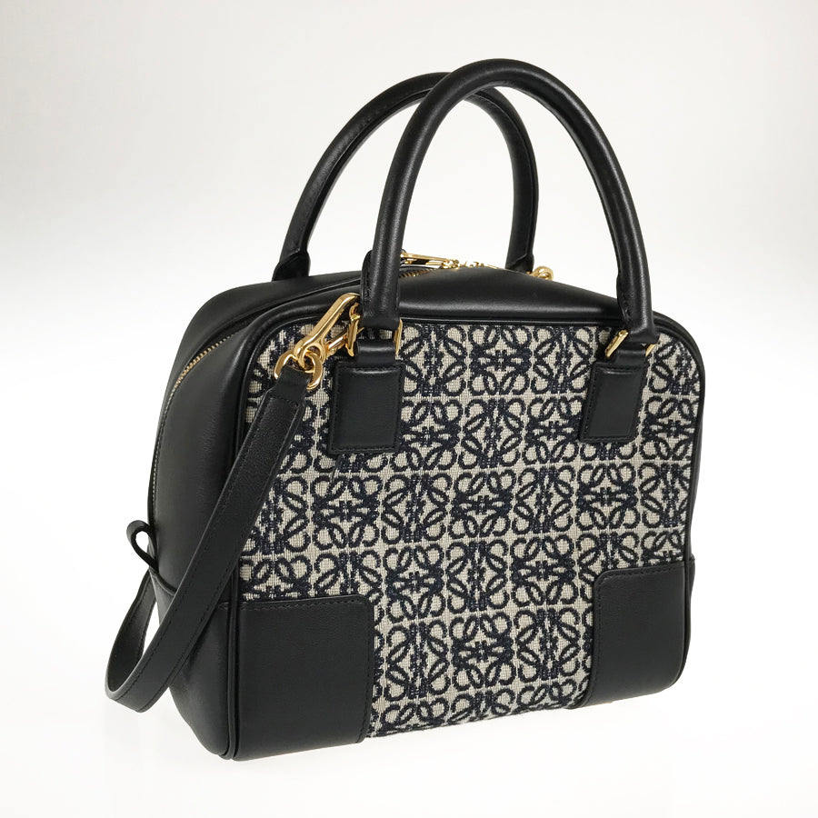 LOEWE Anagrams Amazona 19 Hand bag