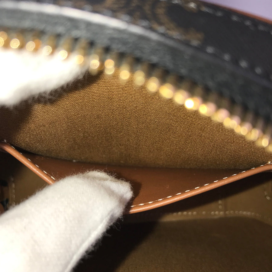 CELINE Triomphe Hand bag