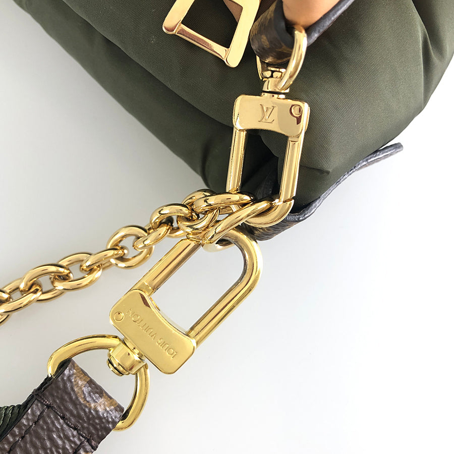 LOUIS VUITTON LV Pillow Maxi Multi Pochette Accessoires M58977 Shoulder bag