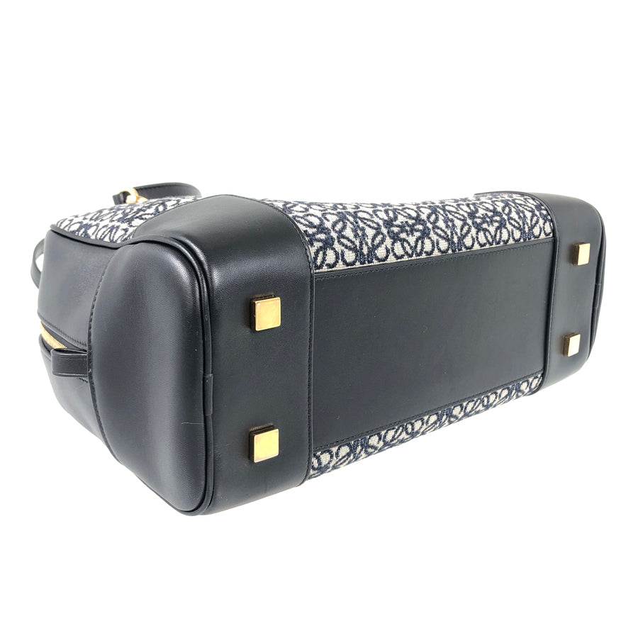 LOEWE Amazona 28 Hand bag