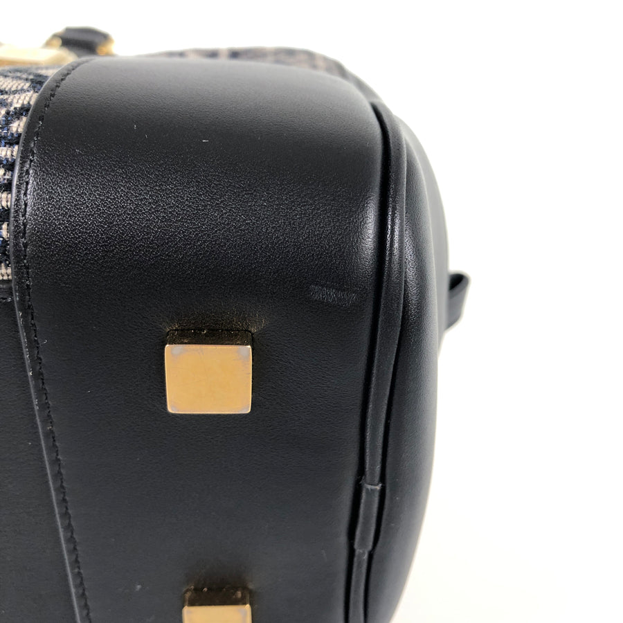 LOEWE Amazona 28 Hand bag