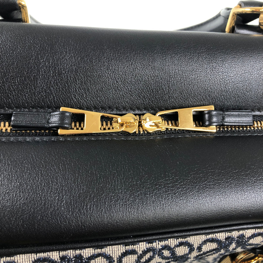 LOEWE Amazona 28 Hand bag