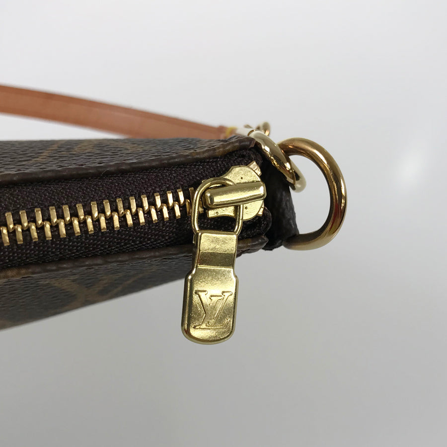 LOUIS VUITTON Monogram Pochette Accessoires M51980 Pouch