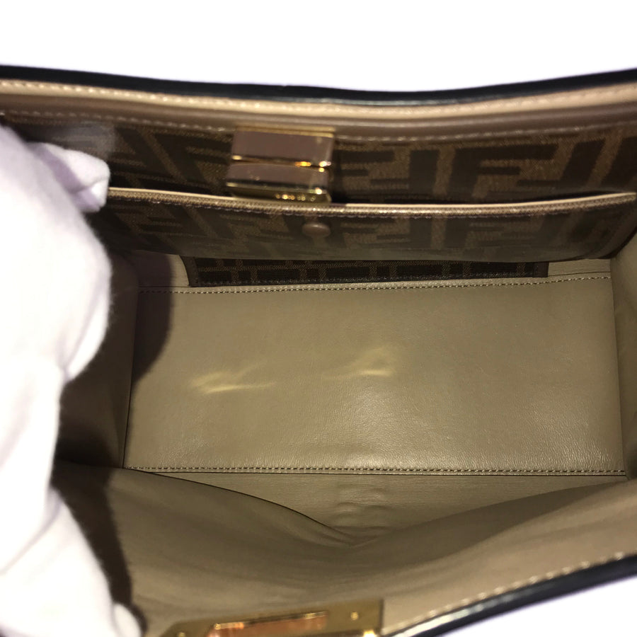 FENDI Peekaboo Essentials Hand bag