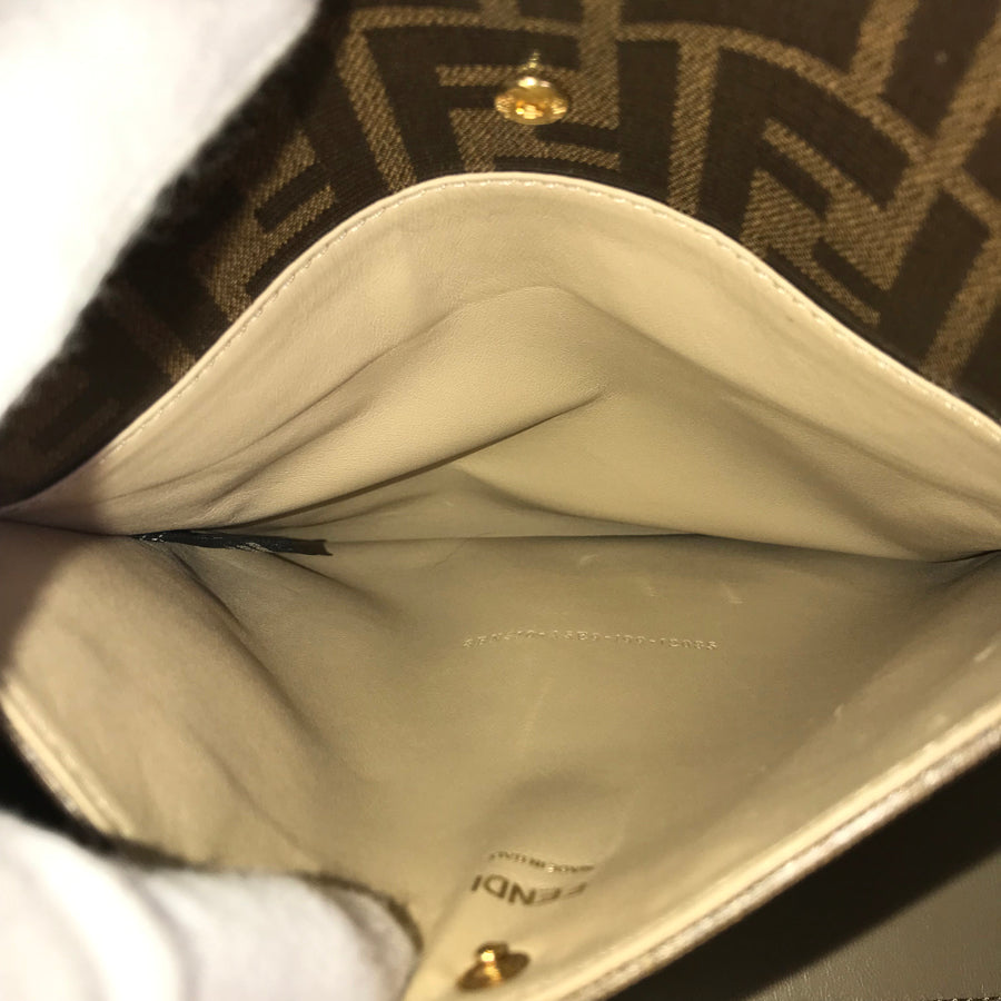 FENDI Peekaboo Essentials Hand bag