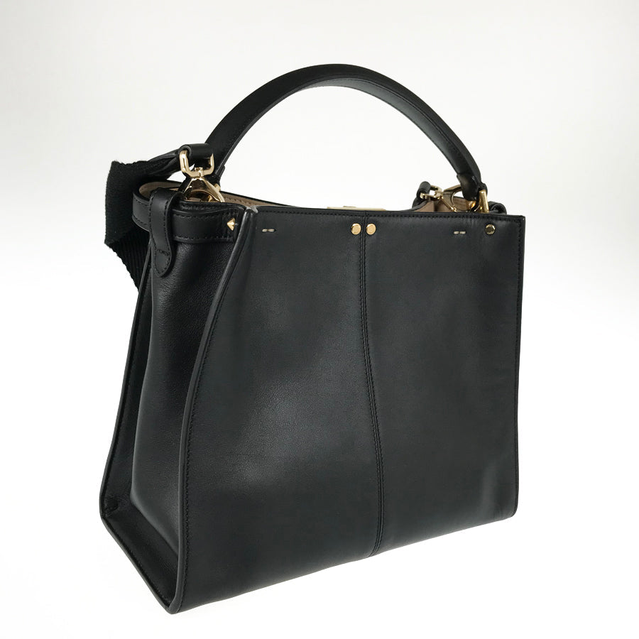FENDI Peekaboo Essentials Hand bag