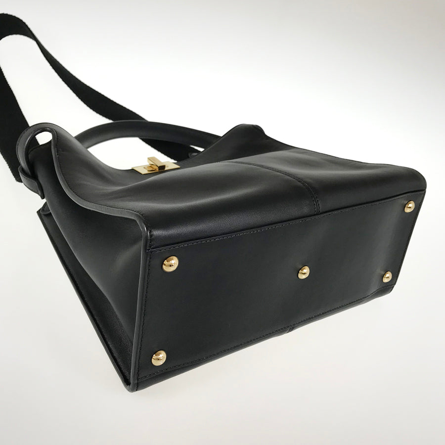 FENDI Peekaboo Essentials Hand bag