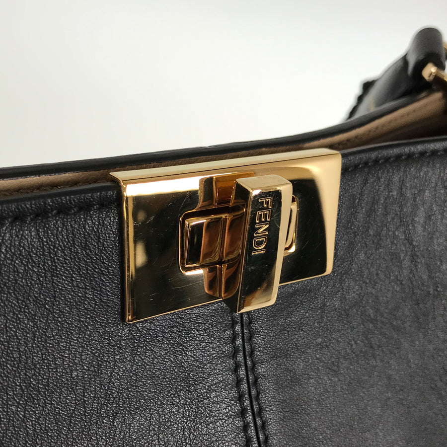 FENDI Peekaboo Essentials Hand bag