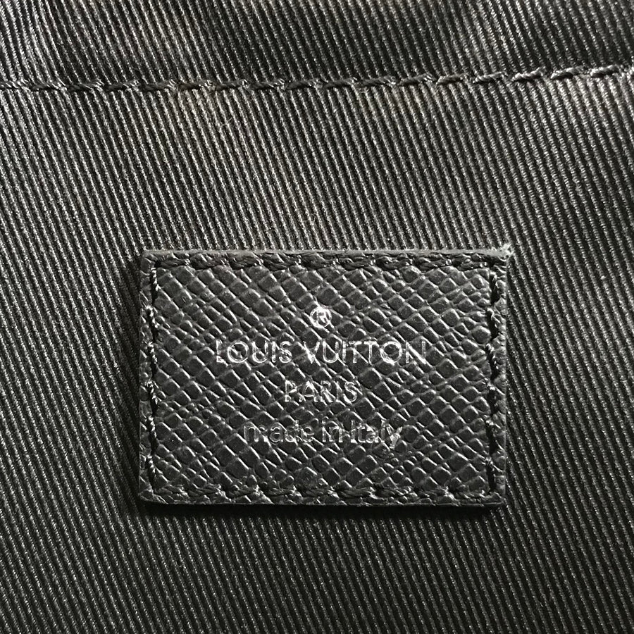 LOUIS VUITTON Taigarama Outdoor Messenger PM M30233 Shoulder bag