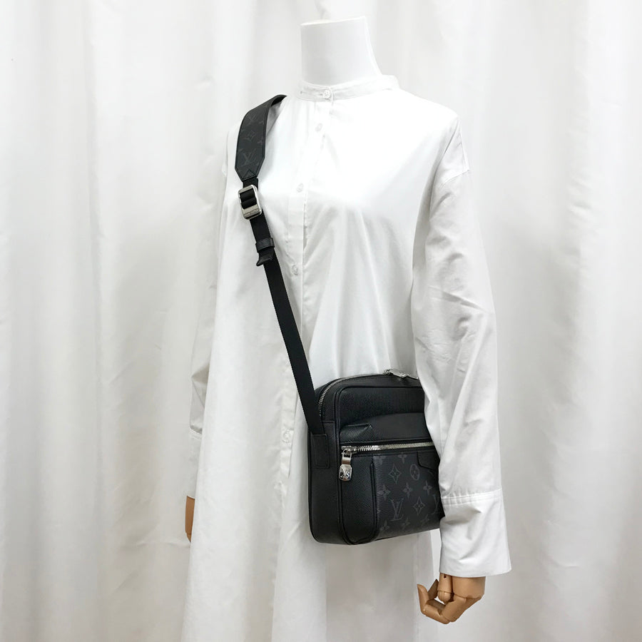 LOUIS VUITTON Taigarama Outdoor Messenger PM M30233 Shoulder bag