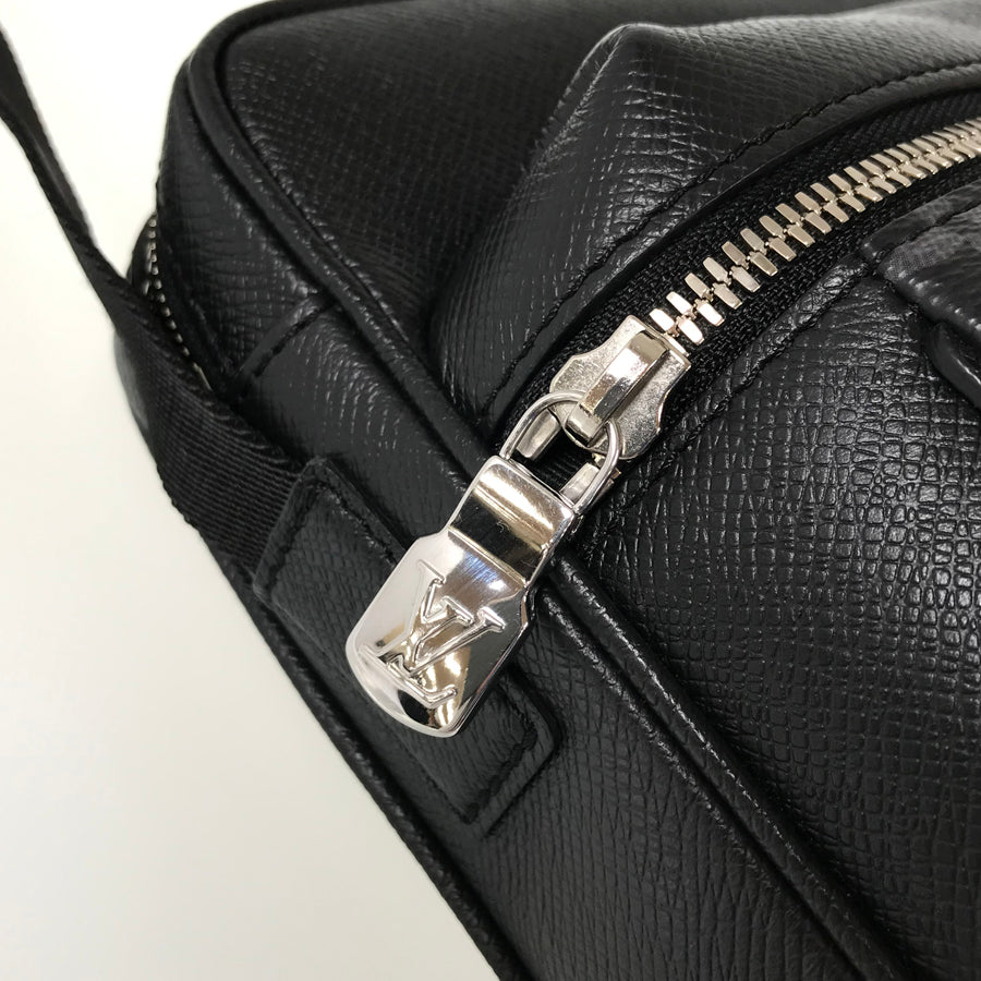 LOUIS VUITTON Taigarama Outdoor Messenger PM M30233 Shoulder bag