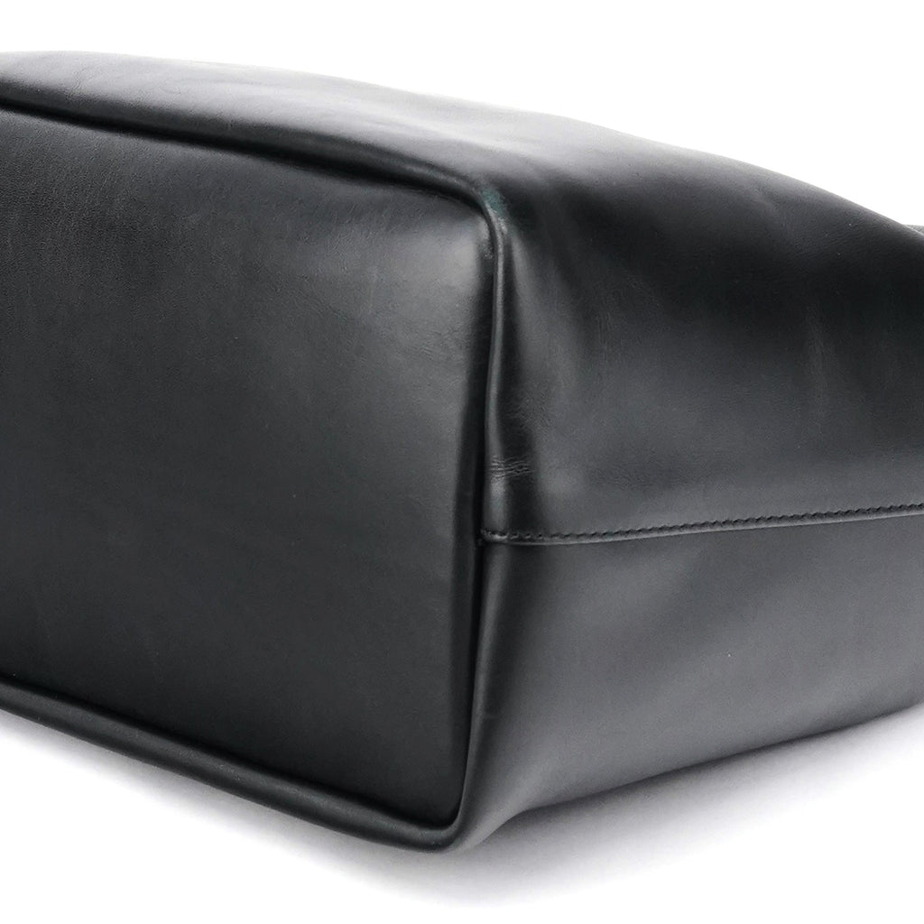 000 0531 Black Calfskin Bamboo Shoulder Bag