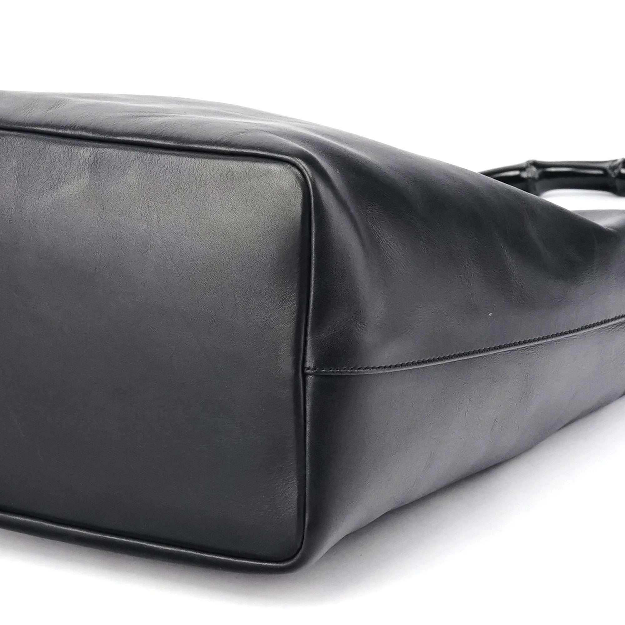000 0531 Black Calfskin Bamboo Shoulder Bag