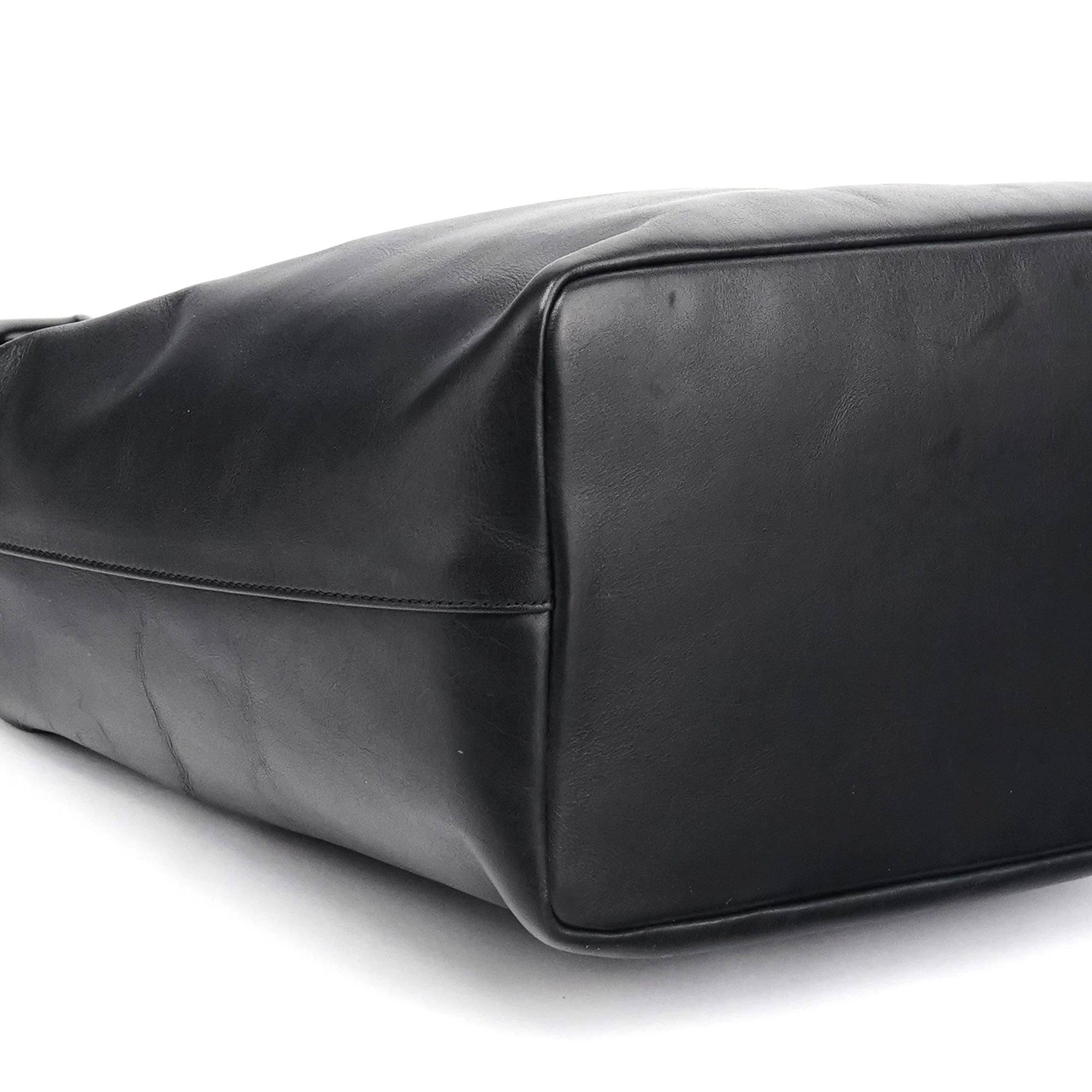 000 0531 Black Calfskin Bamboo Shoulder Bag
