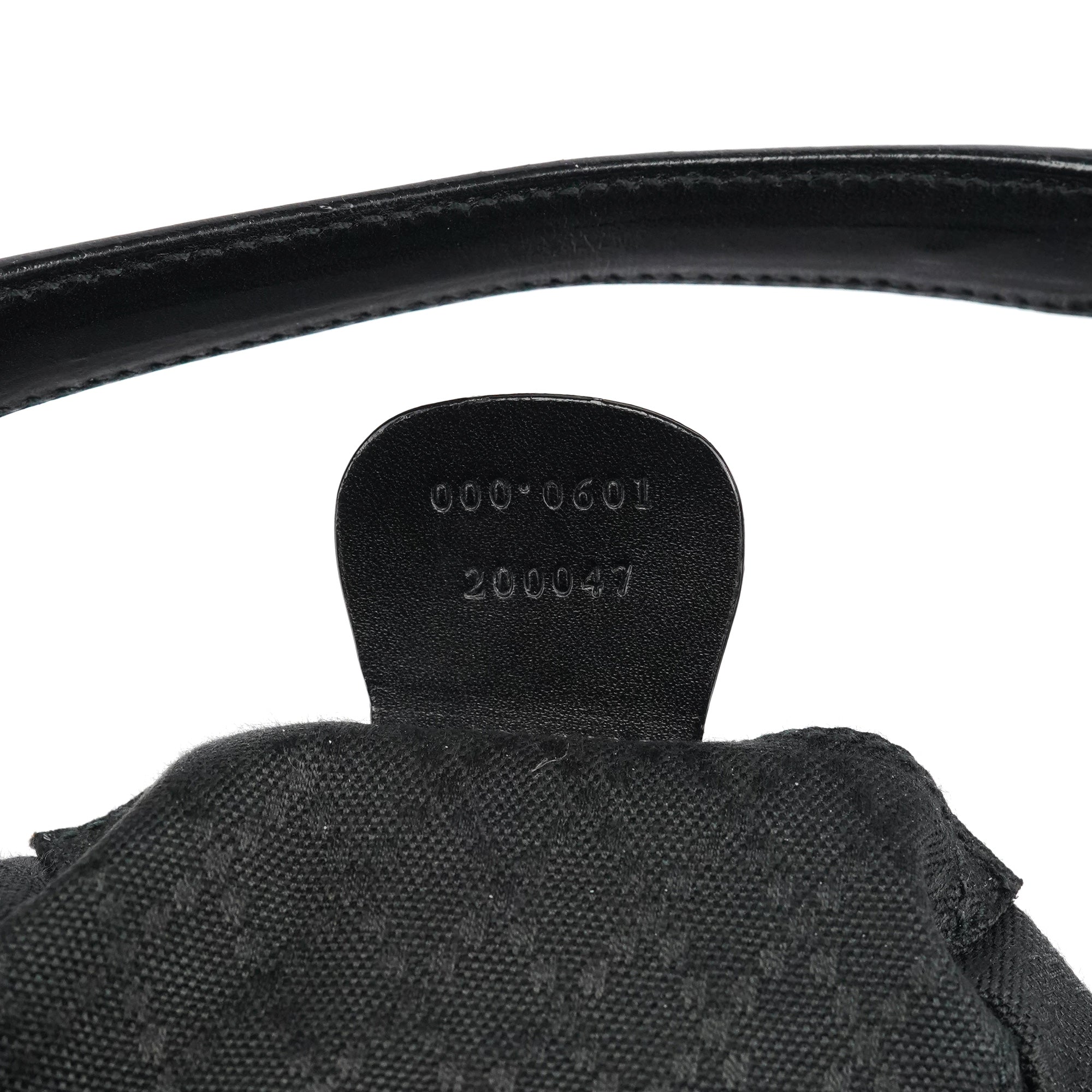 000 0601 Black Canvas Shoulder Bag