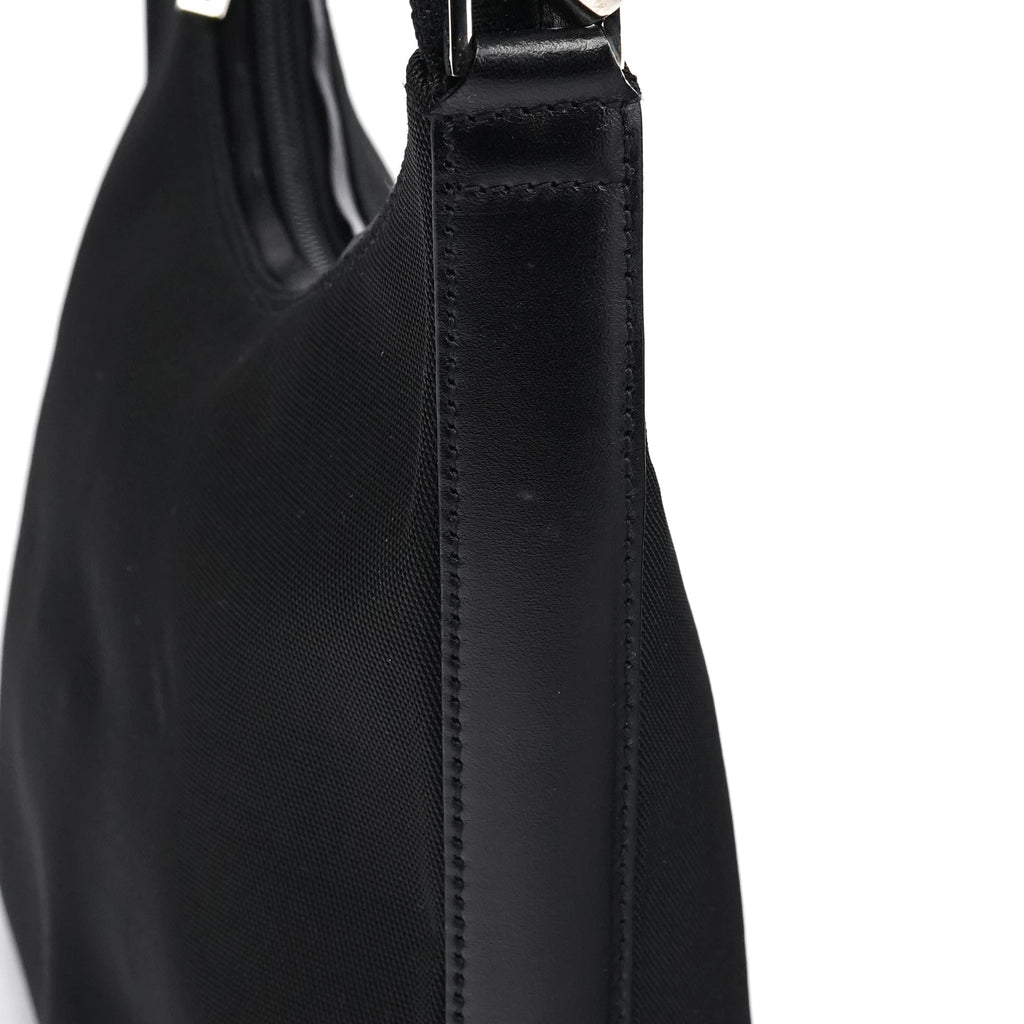 000 0601 Black Canvas Shoulder Bag