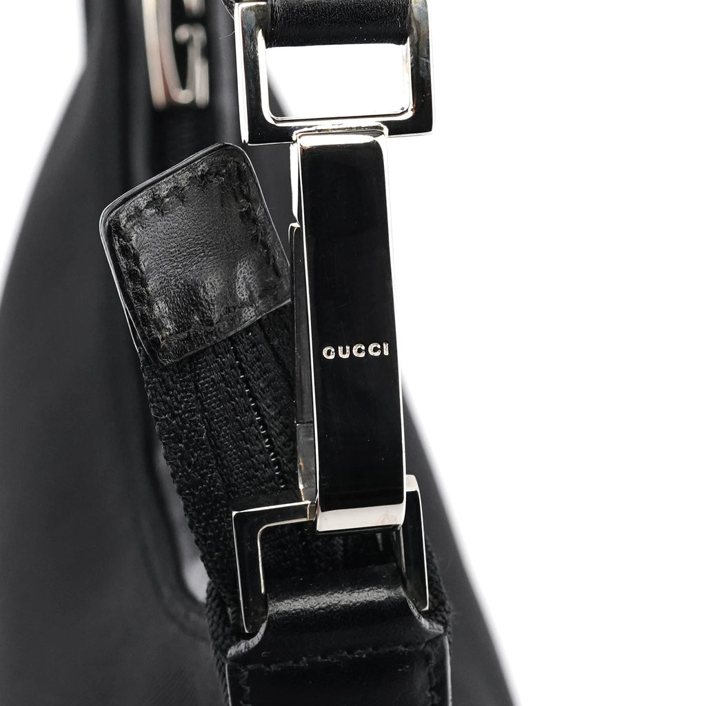 000 0601 Black Canvas Shoulder Bag