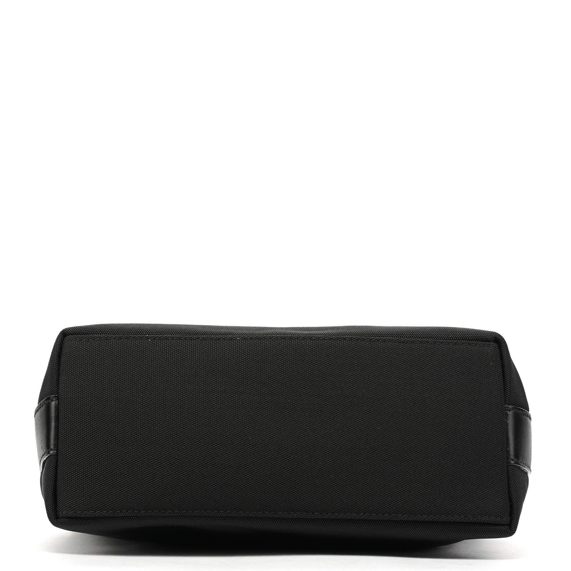 000 0601 Black Canvas Shoulder Bag