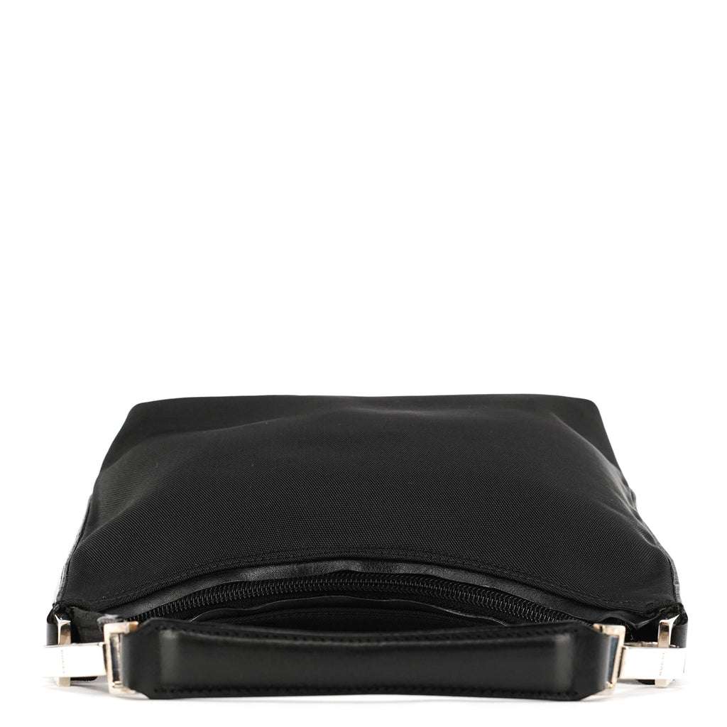 000 0601 Black Canvas Shoulder Bag