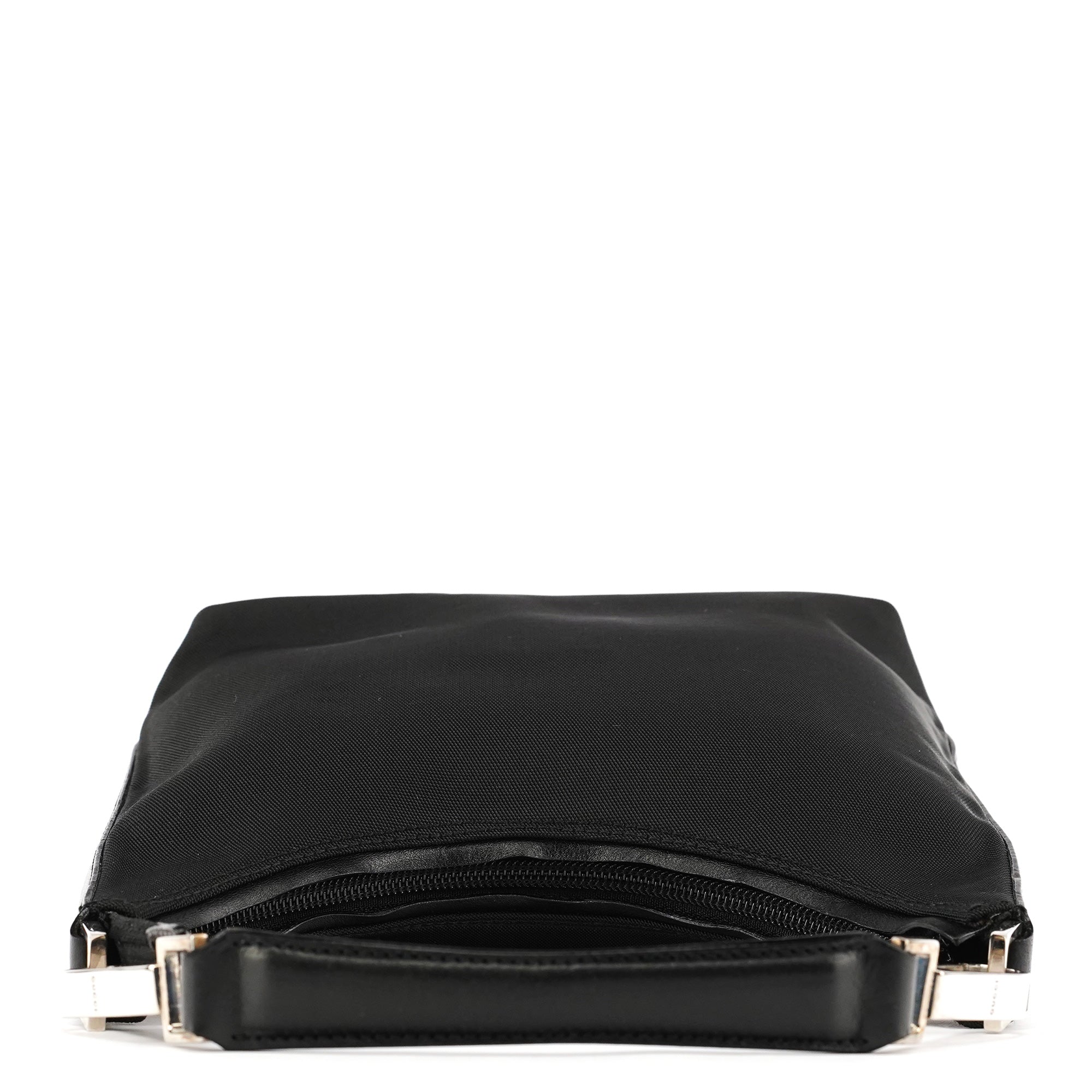 000 0601 Black Canvas Shoulder Bag