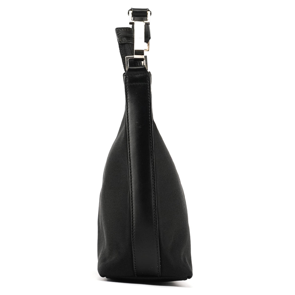 000 0601 Black Canvas Shoulder Bag