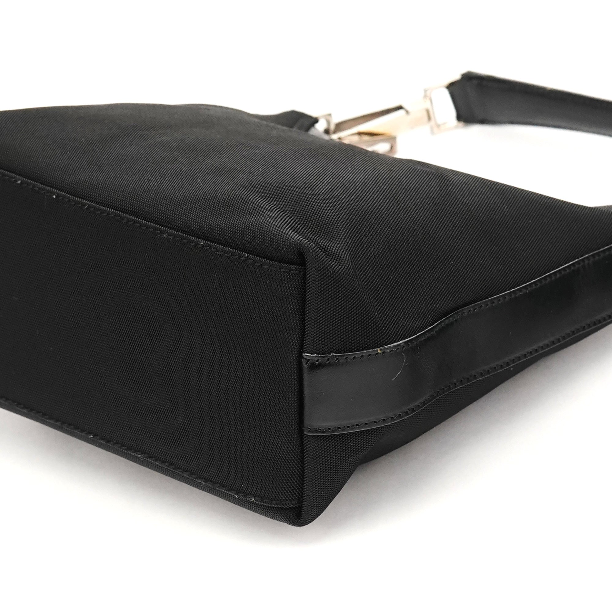 000 0601 Black Nylon Leather Hobo Bag