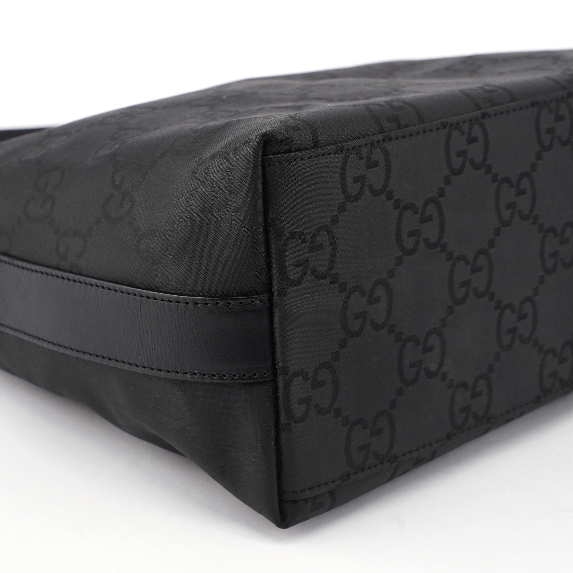 000 8602 Black GG Shoulder Bag
