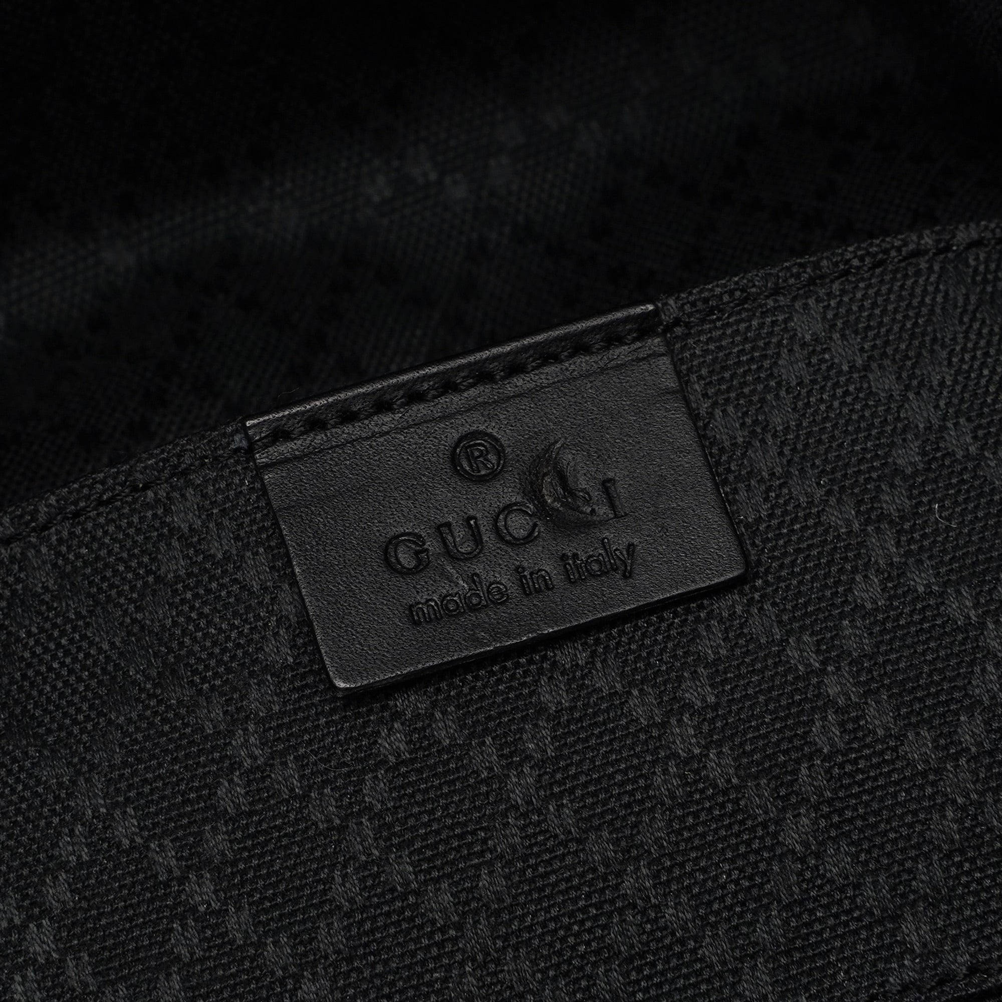000 8602 Black GG Shoulder Bag