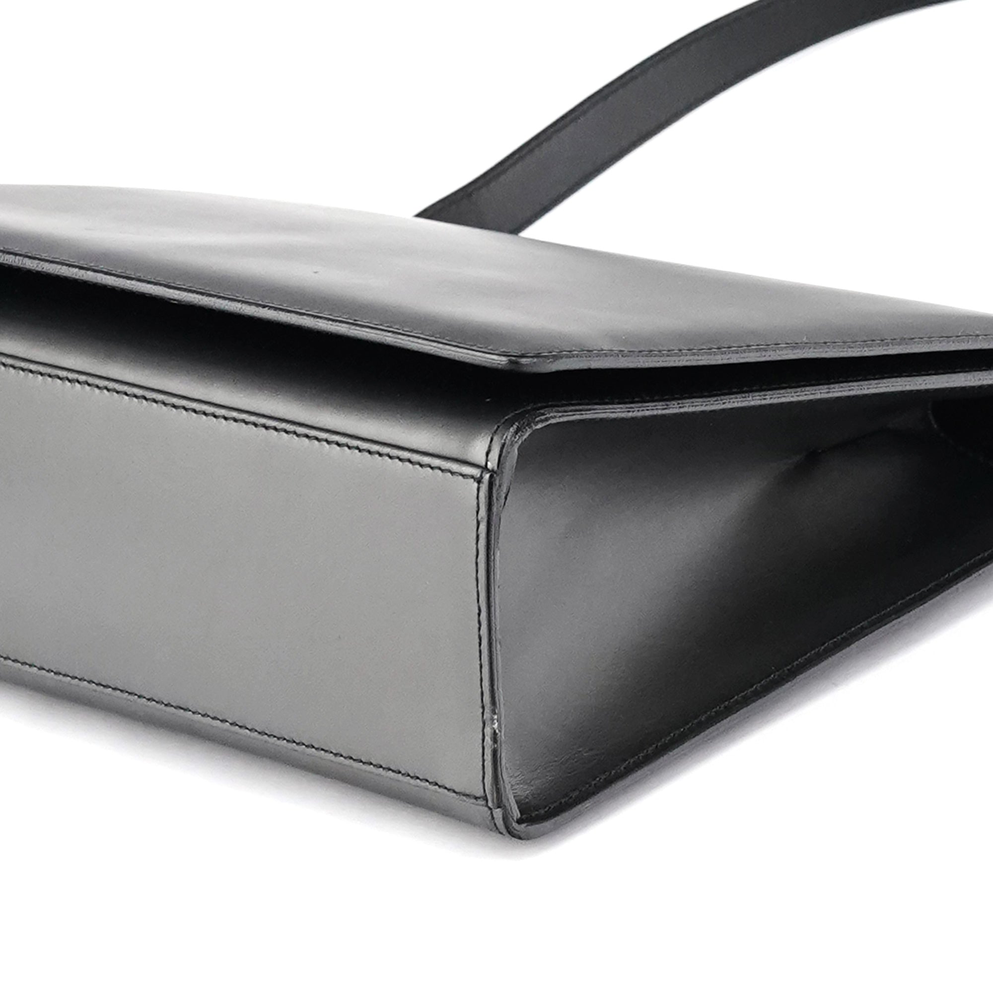 001 2058 Anthracite Leather Frame Shoulder Bag
