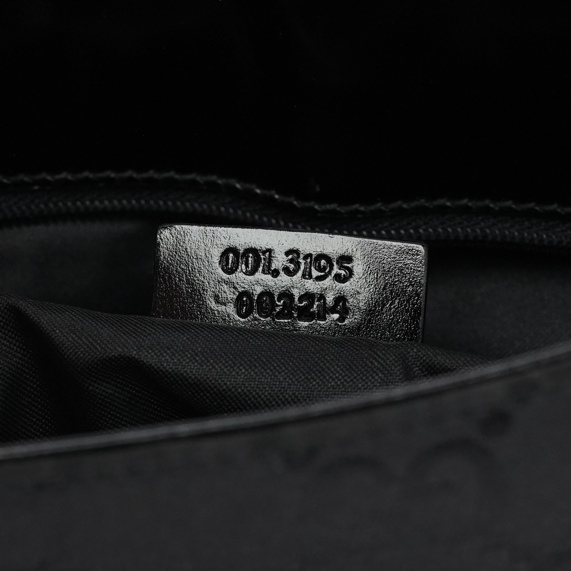 001 3195 Black GG Flap Shoulder Bag