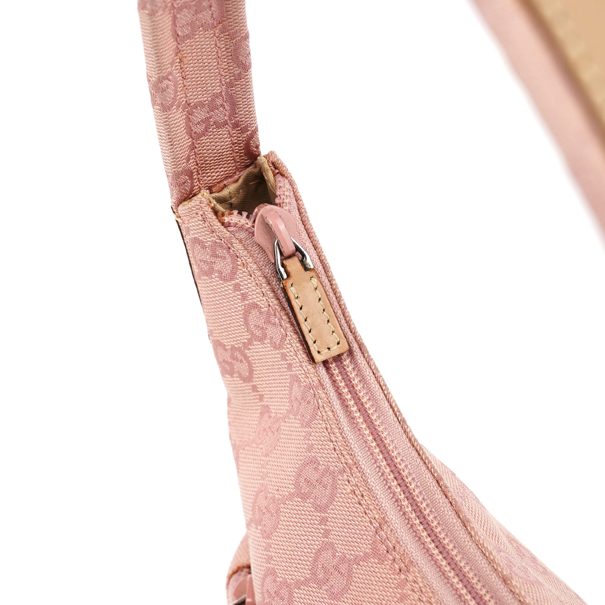 001 3386 Pink GG Canvas Shoulder Bag