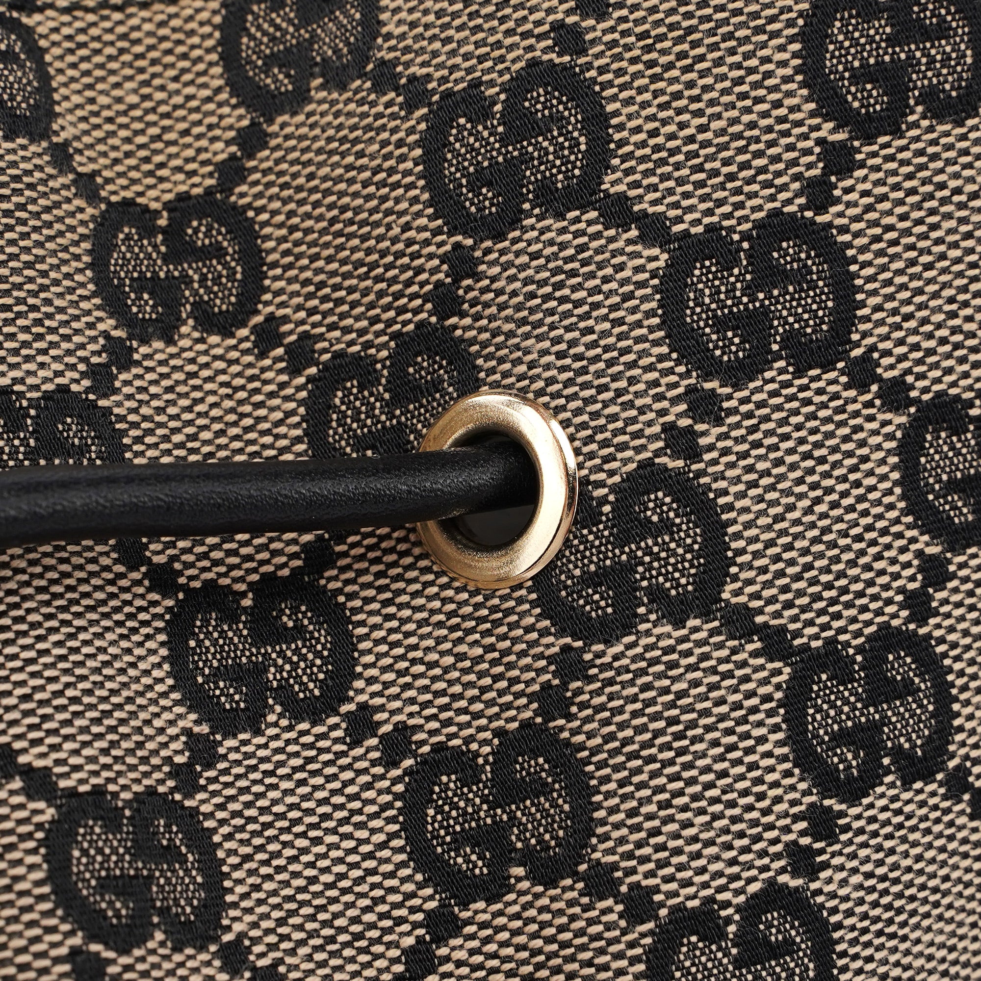 001 3748 Beige Black GG Drawstring Shoulder Bag