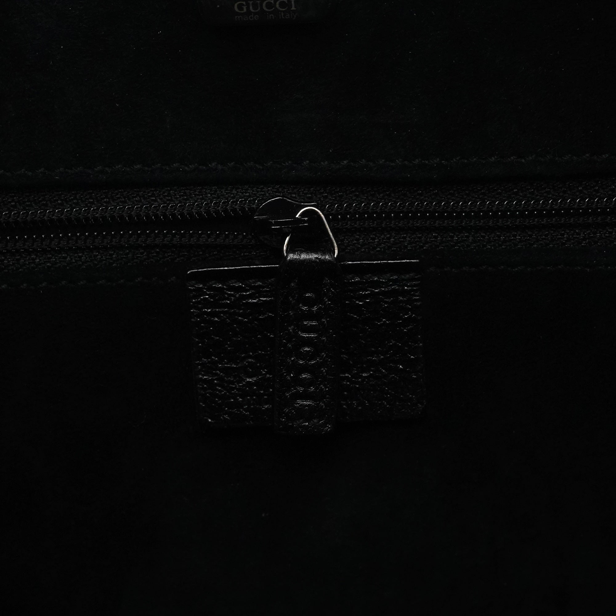 001 3752 Black Pebbled Leather Plastic Handle Bag