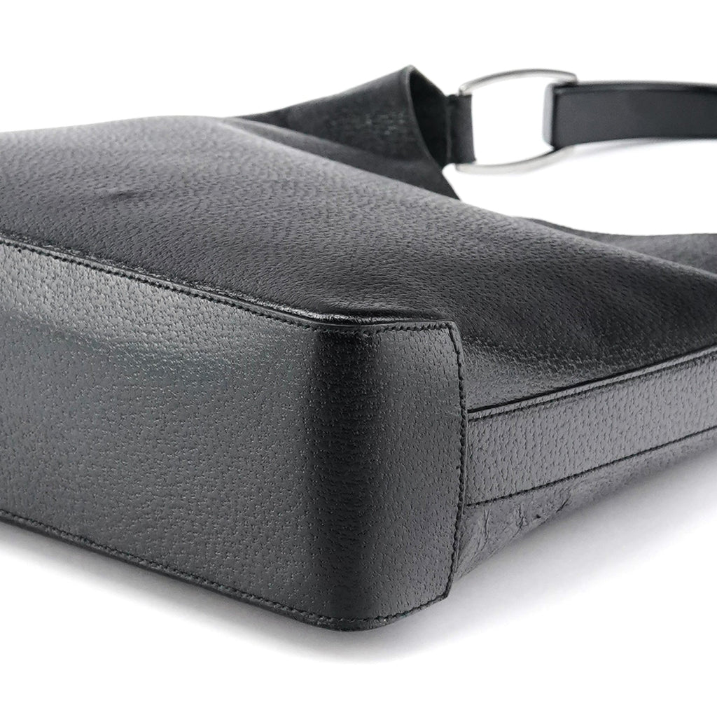 001 3752 Black Pebbled Leather Plastic Handle Bag