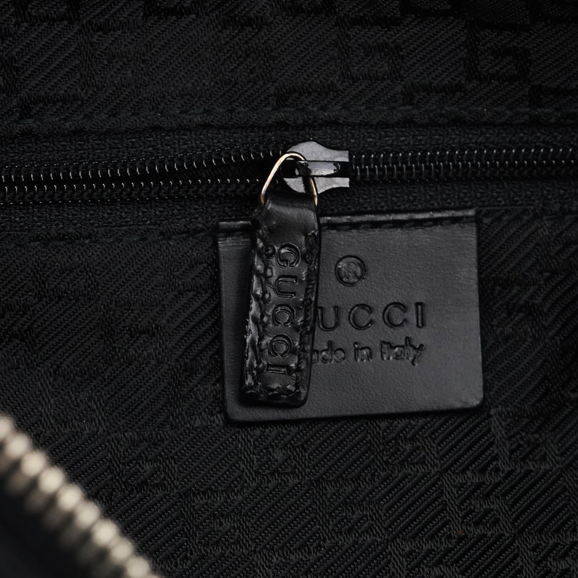 001 3812 Black Leather Shoulder Bag