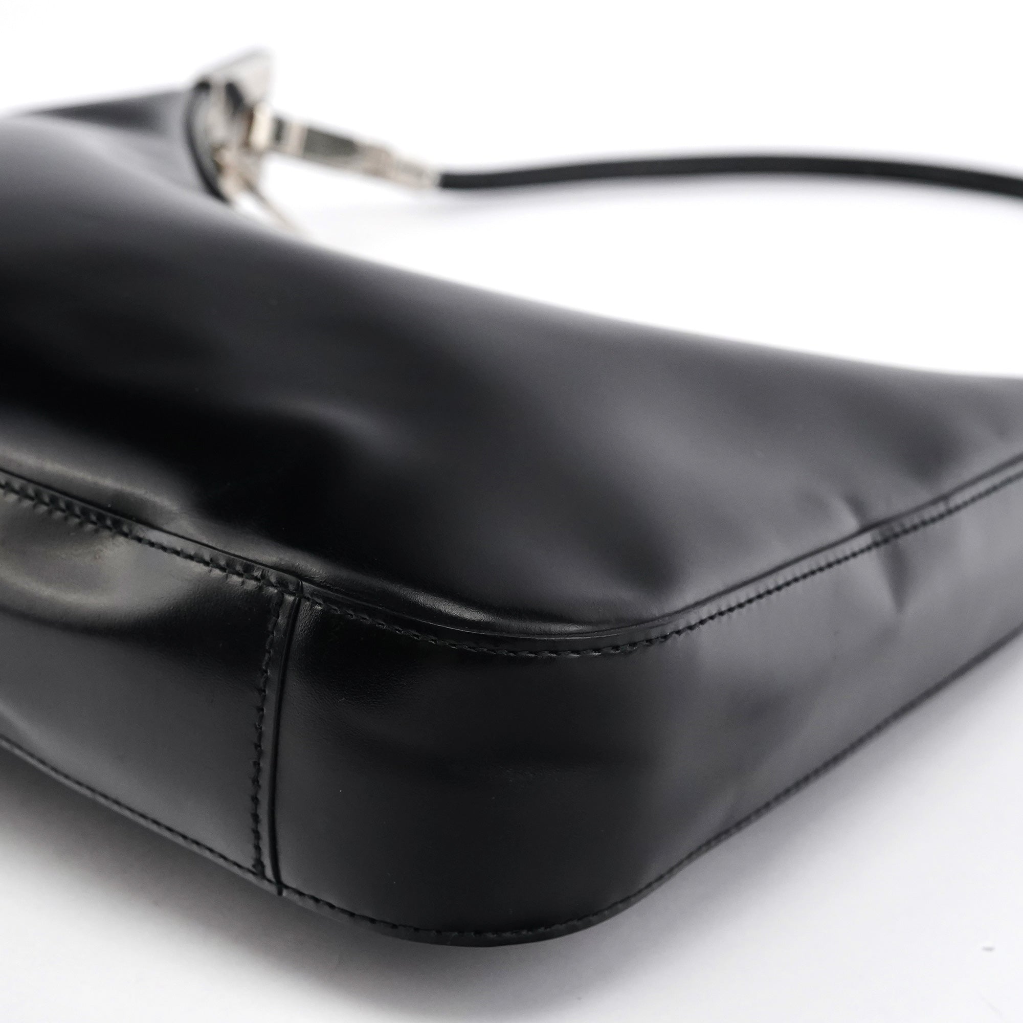 001 3812 Black Leather Shoulder Bag