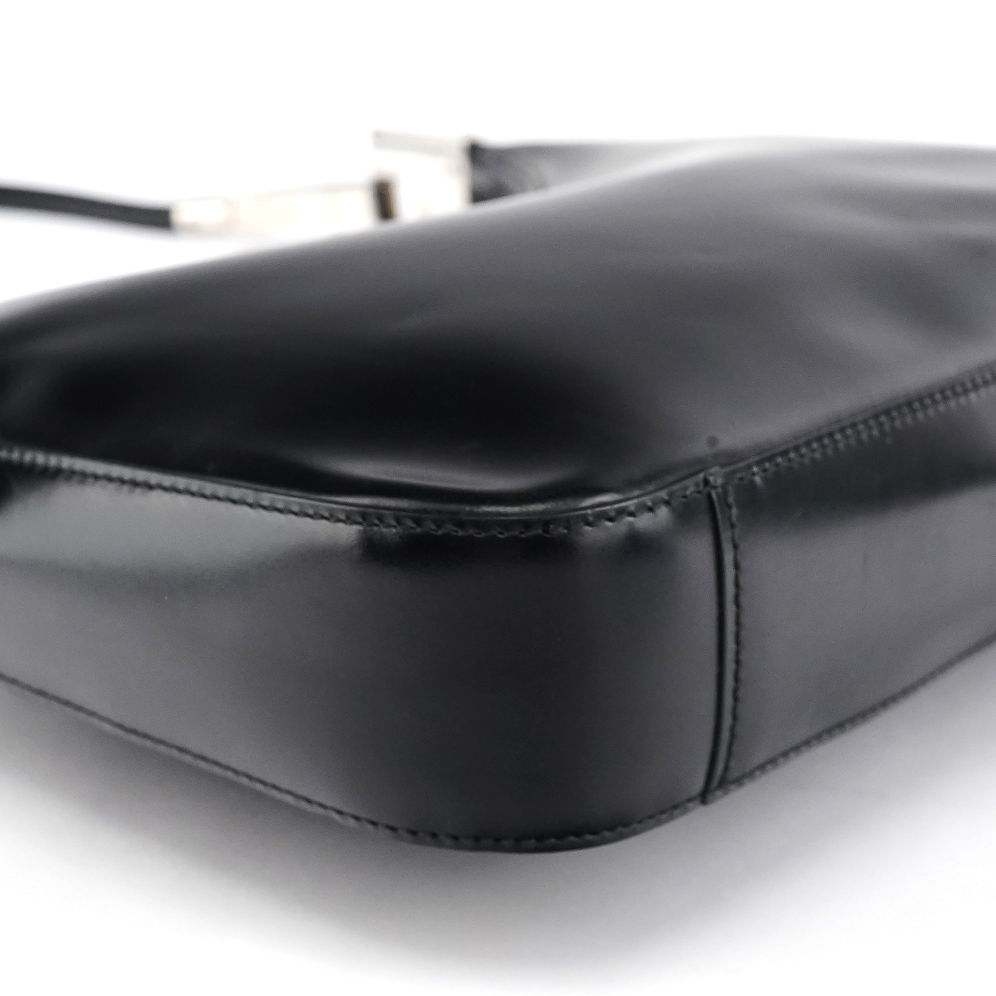 001 3812 Black Leather Shoulder Bag
