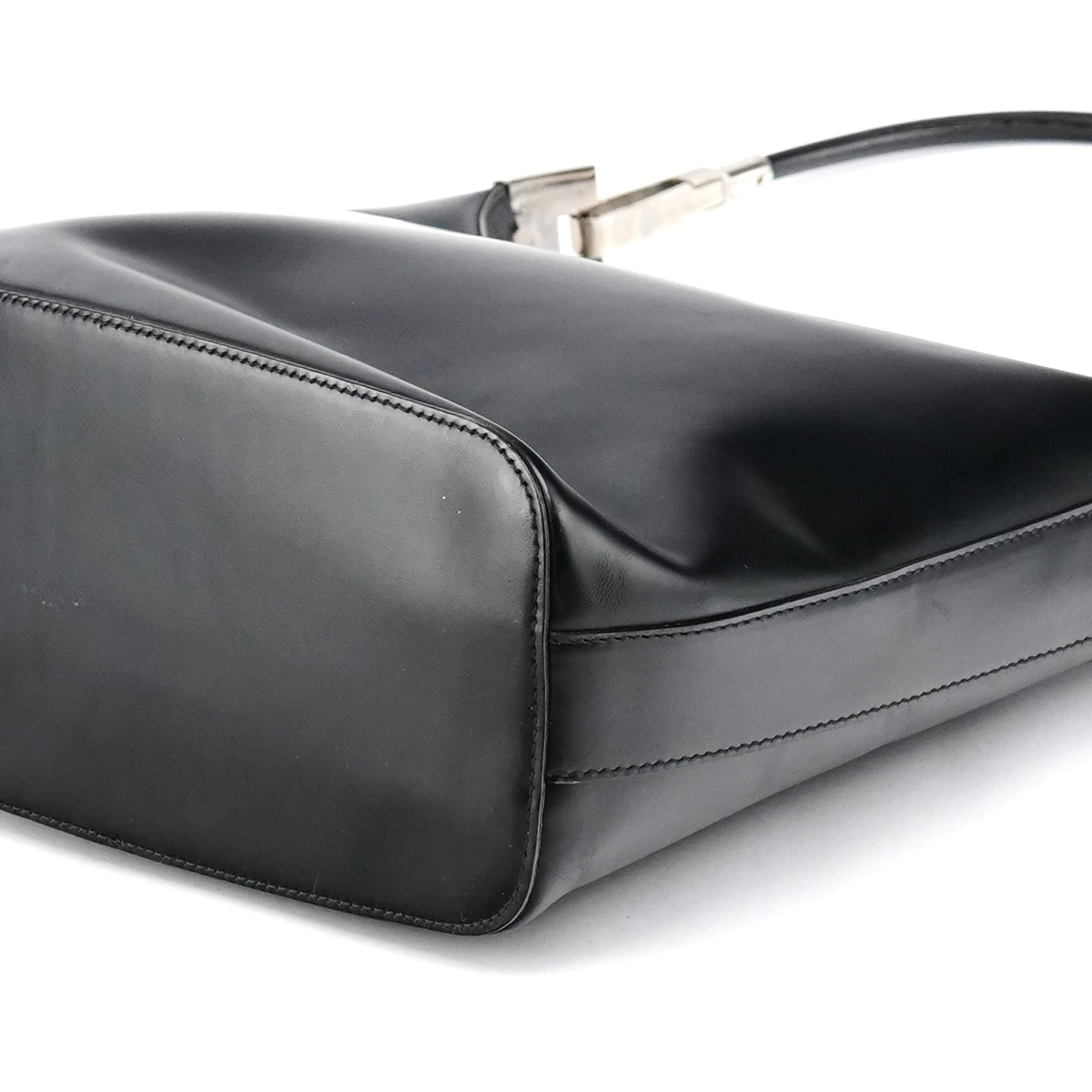 001 3814 Black Calfskin Leather Shoulder Bag
