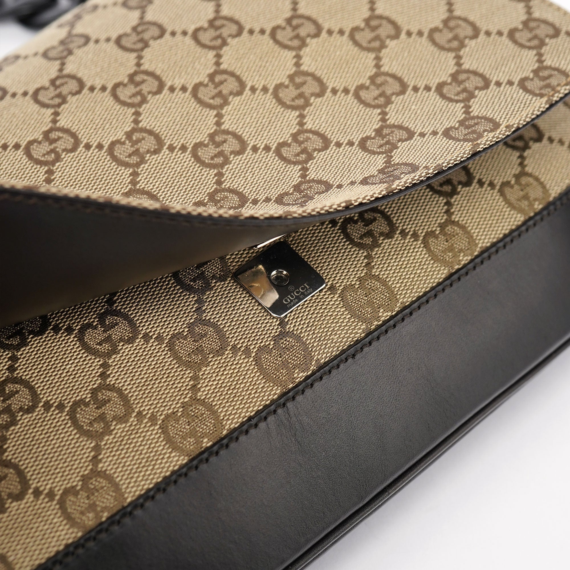 001 3820 Beige GG Wood Chain Shoulder Bag