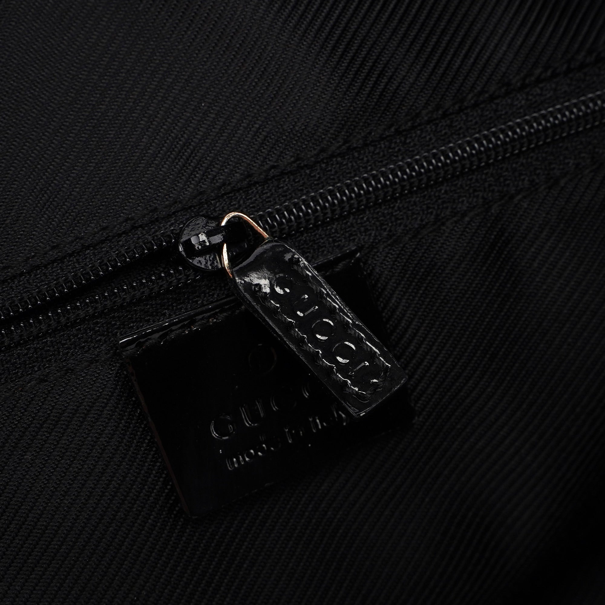 001 4157 Black GG Patent Shoulder Bag
