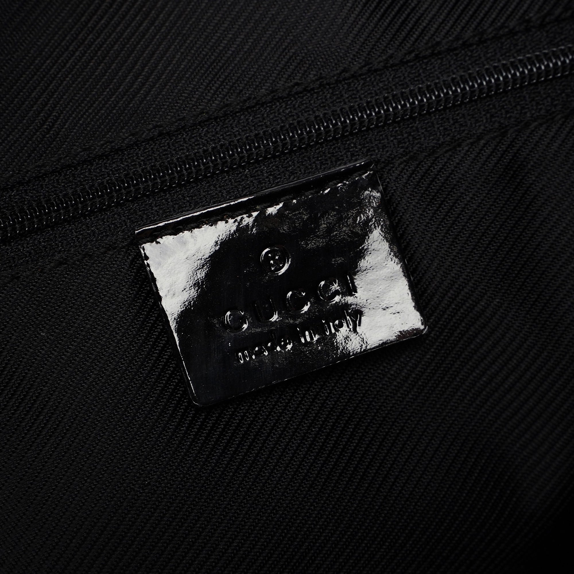 001 4157 Black GG Patent Shoulder Bag