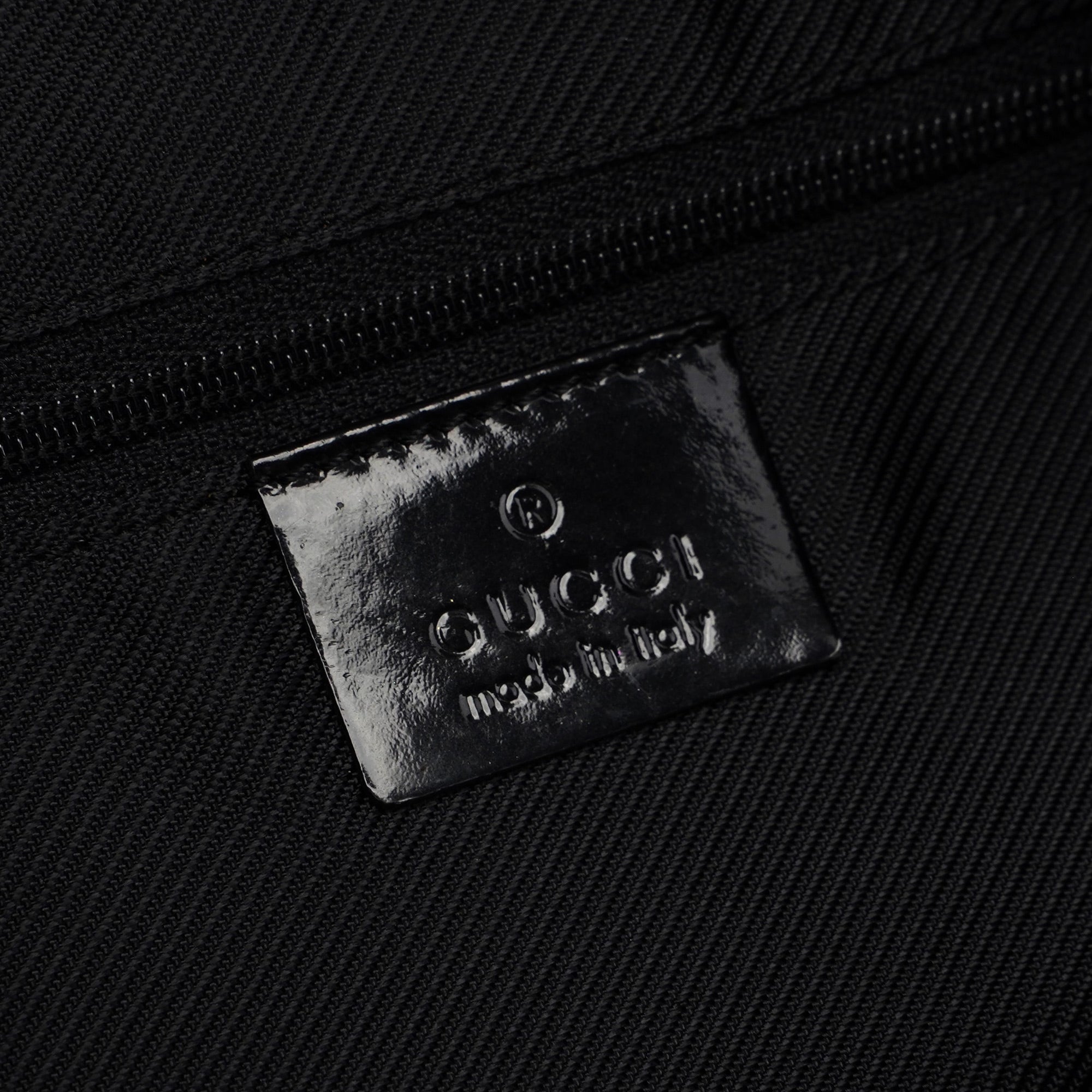001 4157 Black GG Patent Shoulder Bag