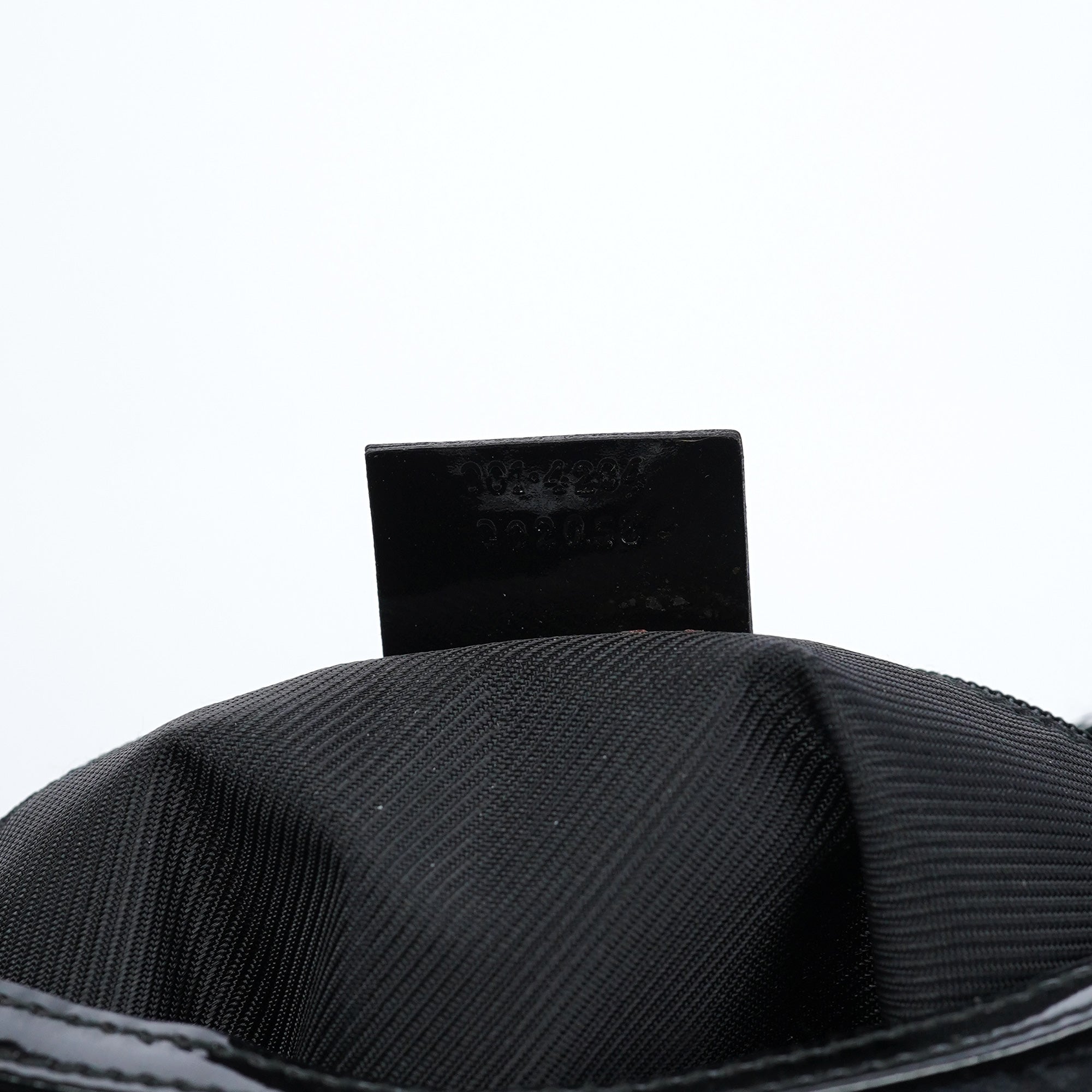 001 4204 Black GG Shoulder Bag