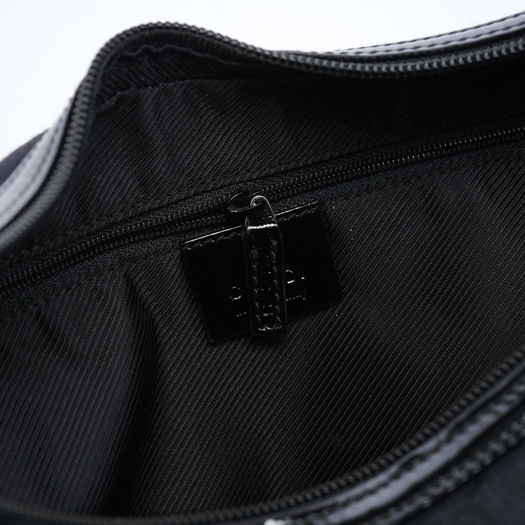 001 4204 Black GG Shoulder Bag