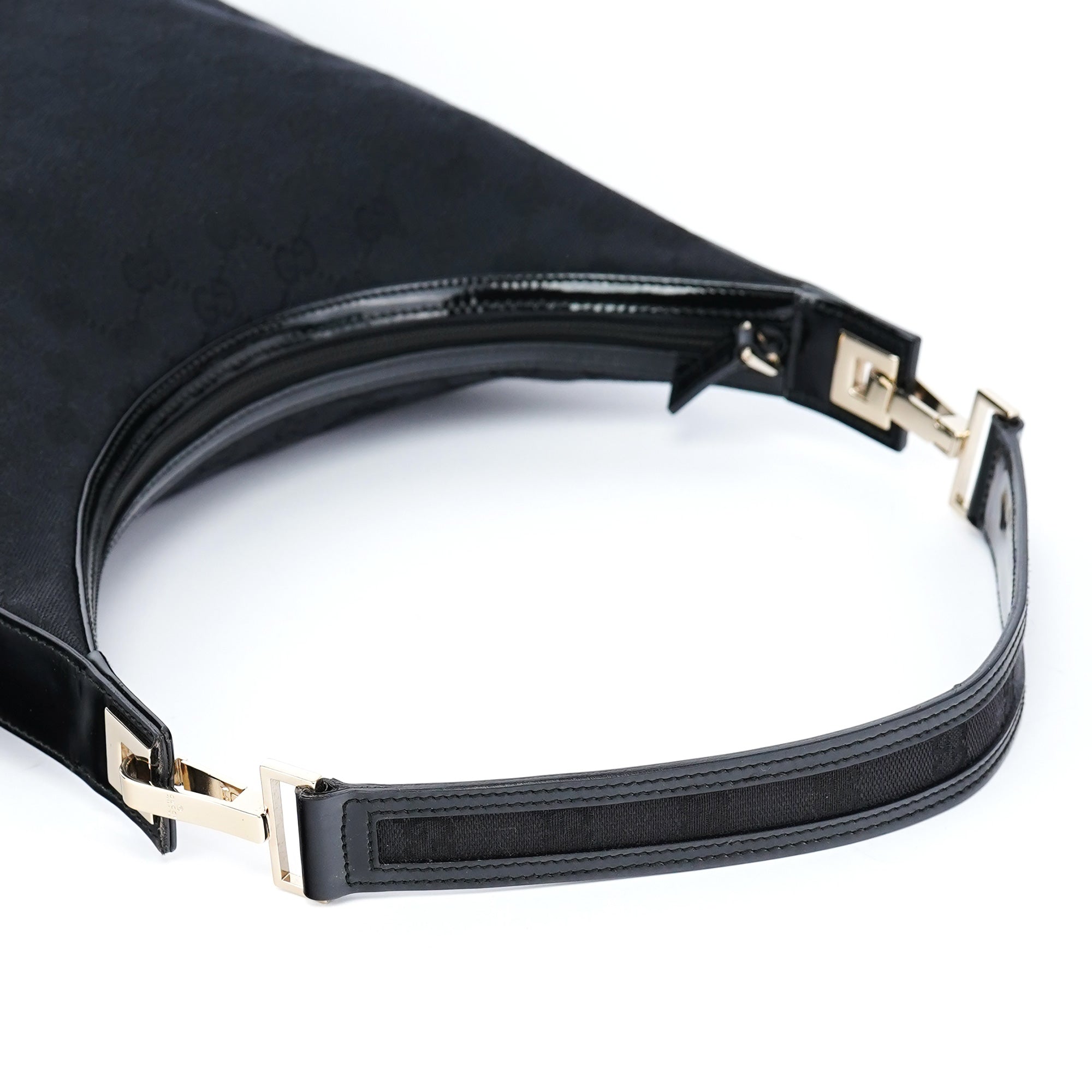 001 4204 Black GG Shoulder Bag