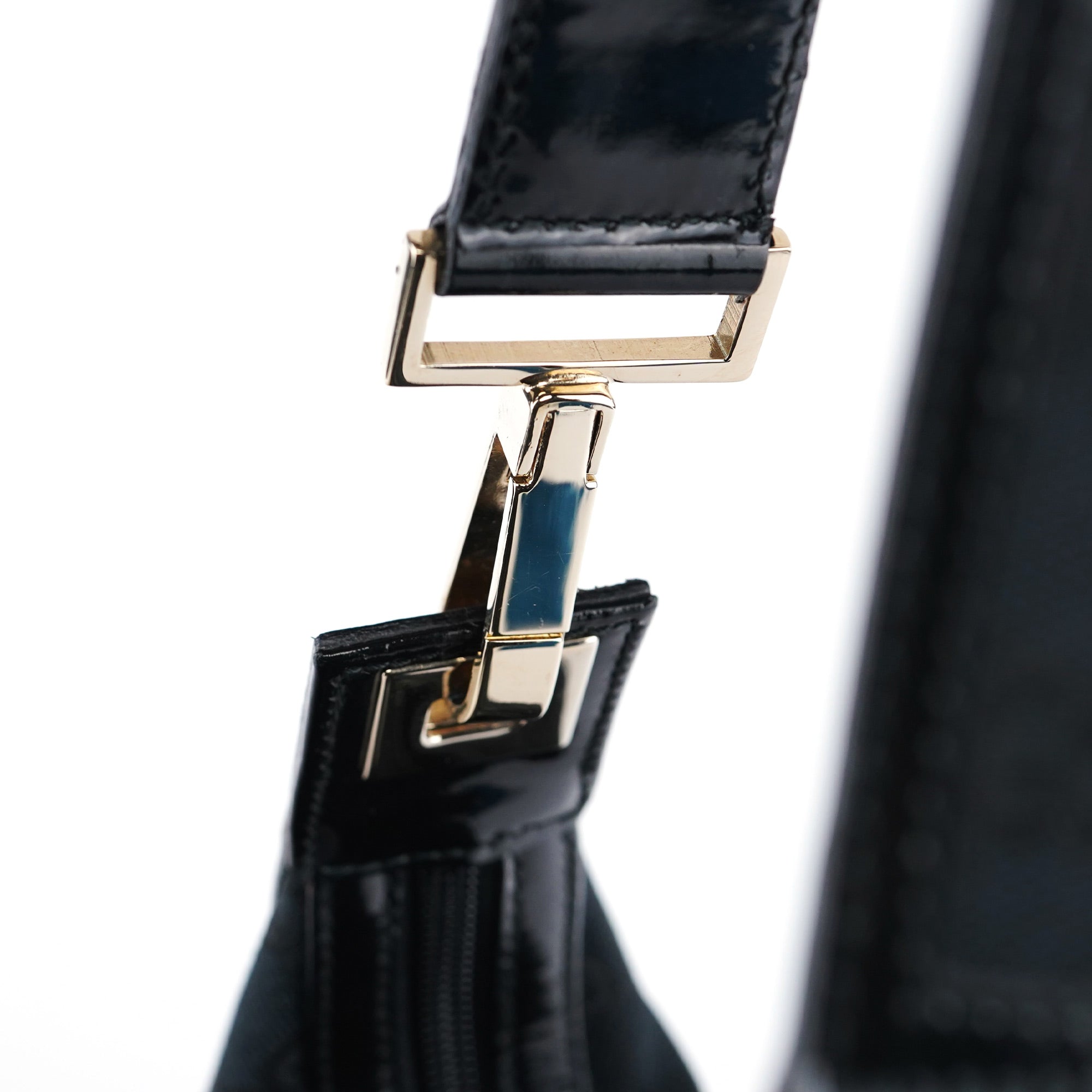 001 4204 Black GG Shoulder Bag