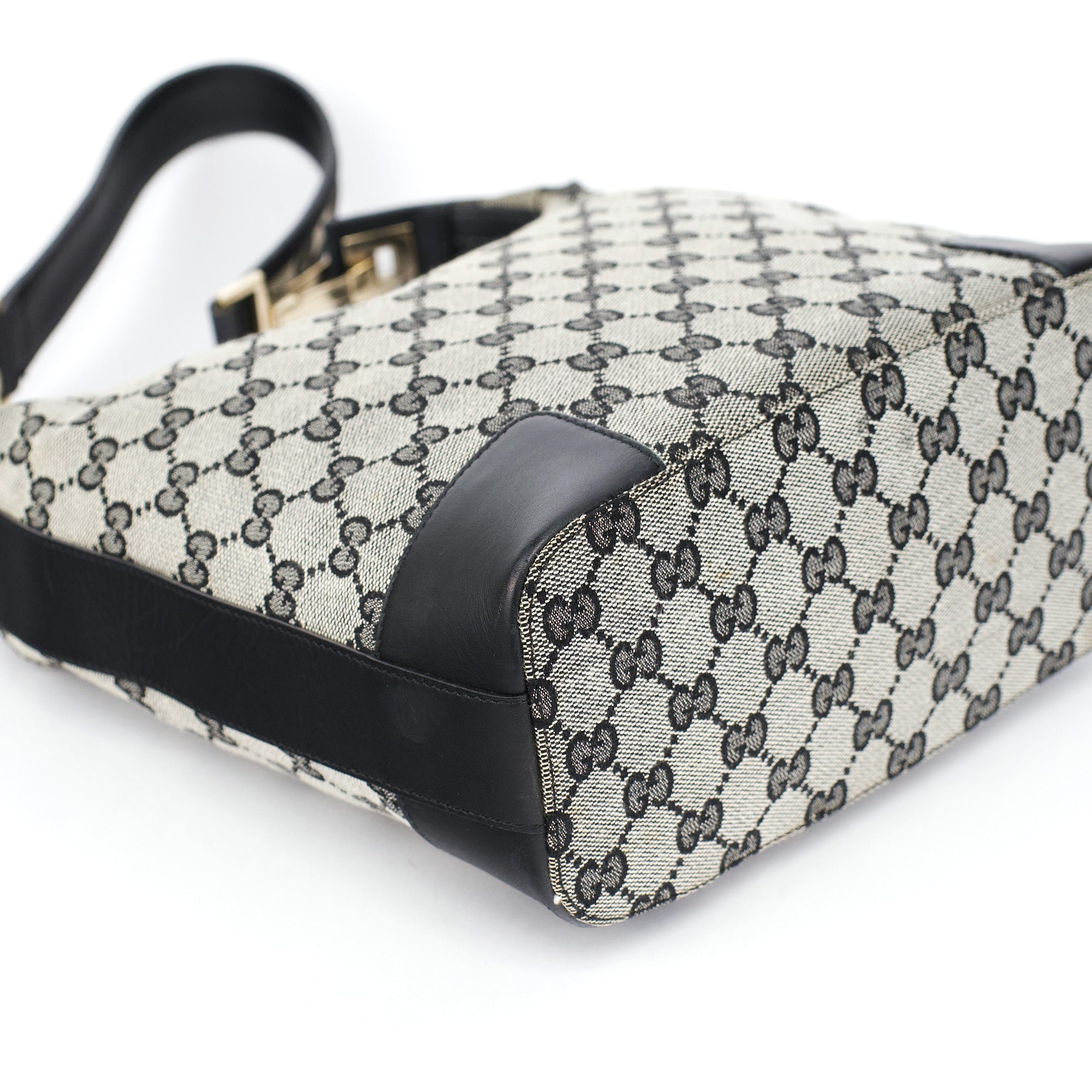 001 4204 Grey GG Shoulder Bag