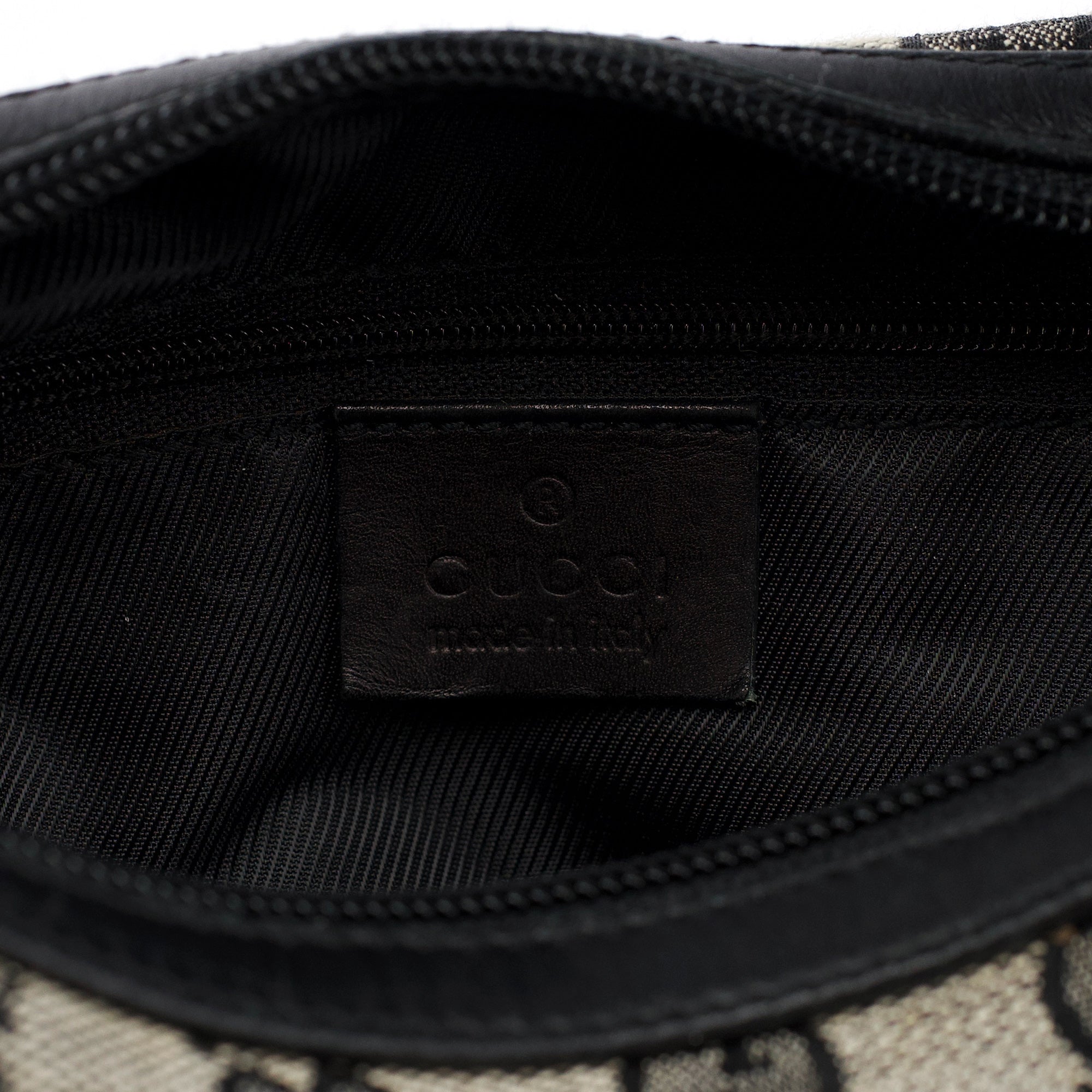 001 4204 Grey GG Shoulder Bag