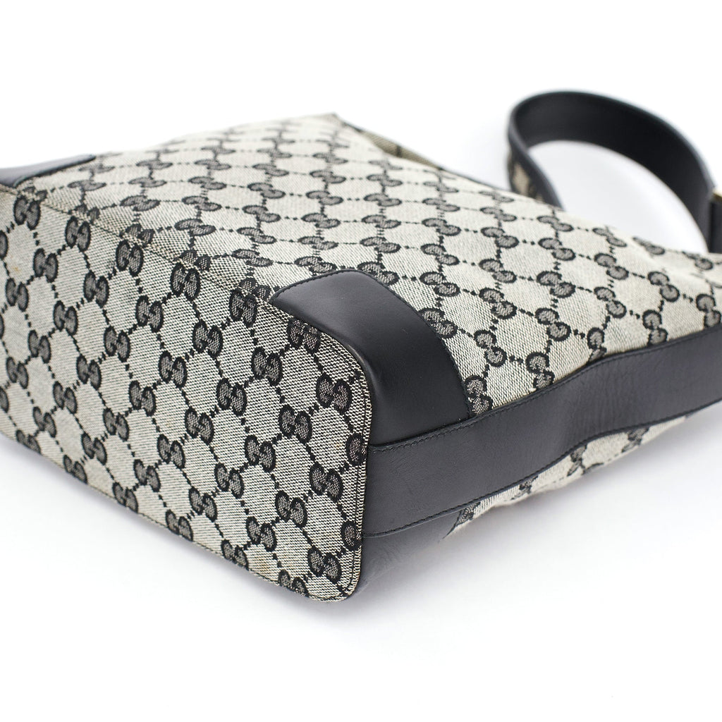 001 4204 Grey GG Shoulder Bag